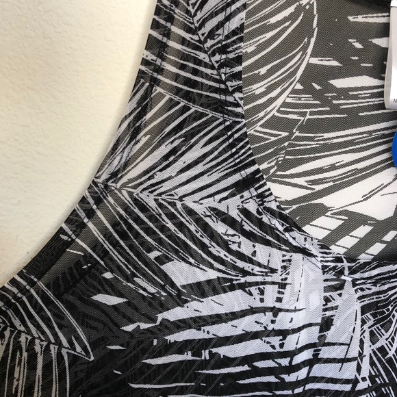 Beach coverup - Picture 3 of 4